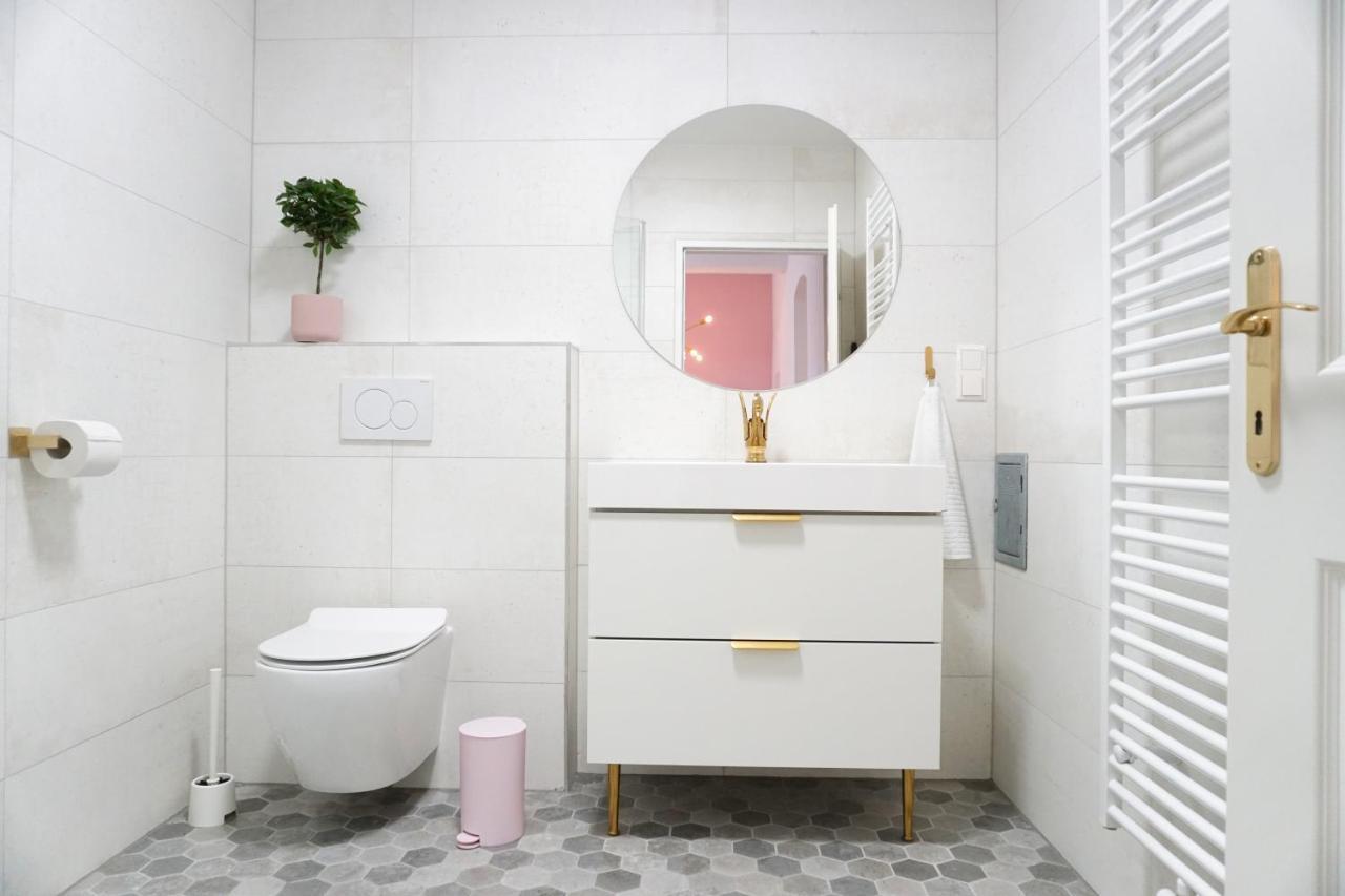 Vibrant Design Apartments - Full Kitchen - Wi-Fi - 18 Mins To City Centre Wien Eksteriør bilde