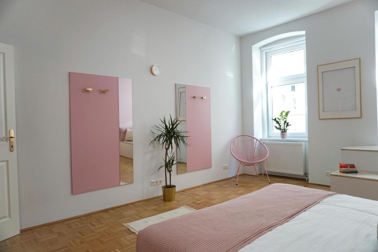 Vibrant Design Apartments - Full Kitchen - Wi-Fi - 18 Mins To City Centre Wien Eksteriør bilde